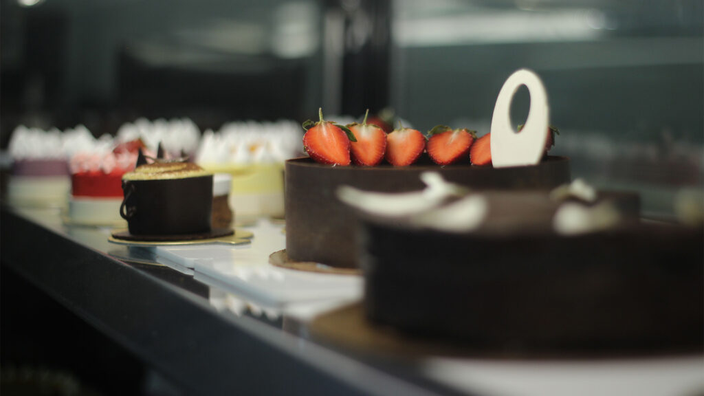 ケーキは冷凍便と冷蔵便のどちらで発送すればよい？