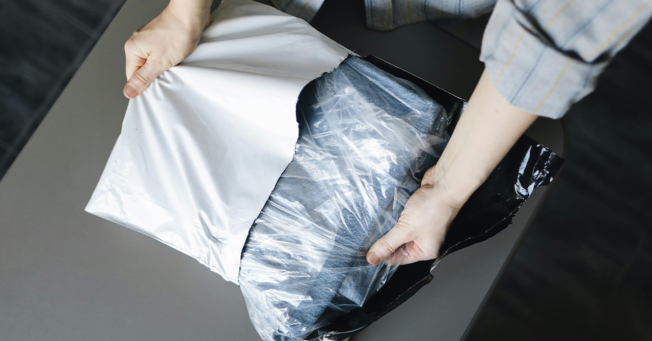 アパレルD2C必見！シワなく安全に届ける梱包方法